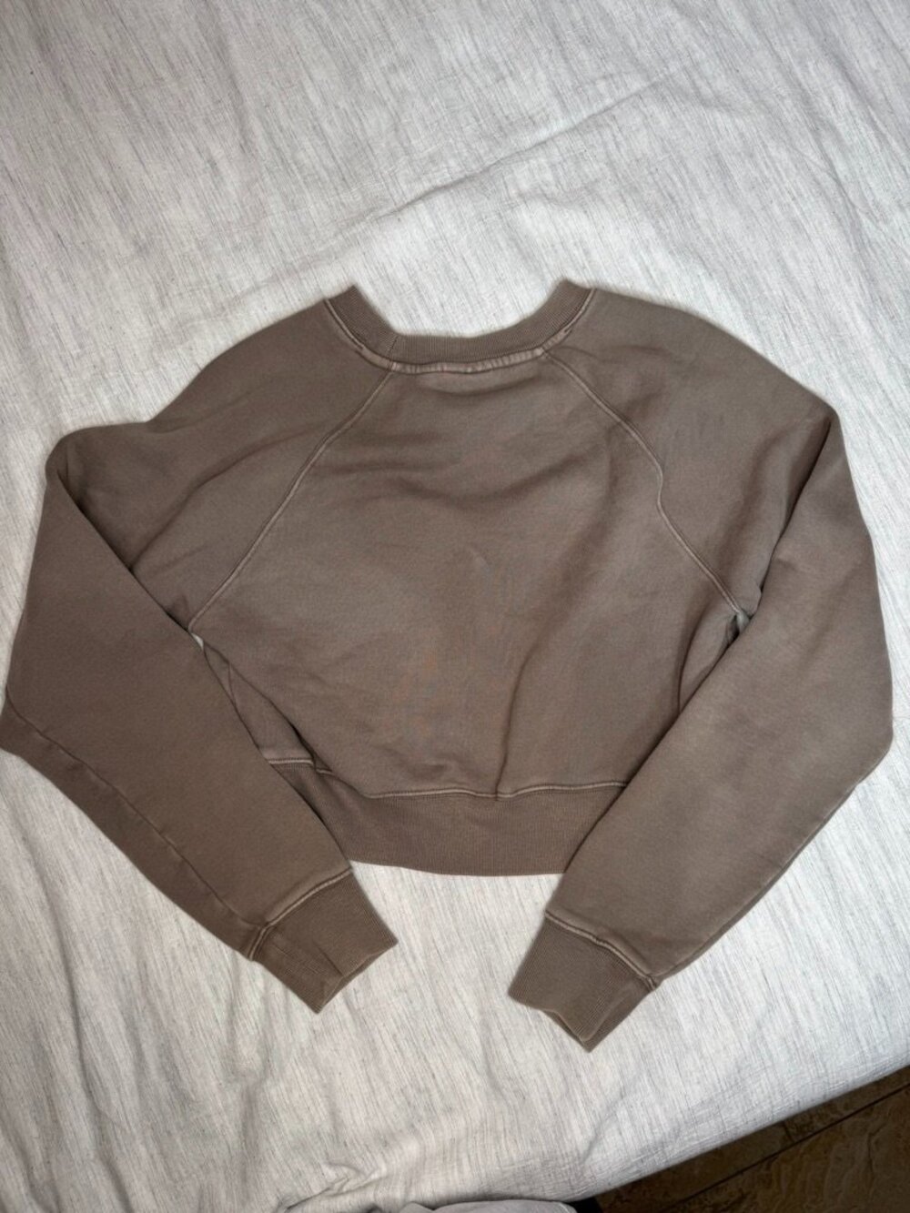 Aritzia TNA Perfect fleece Cropped Sweatshirt